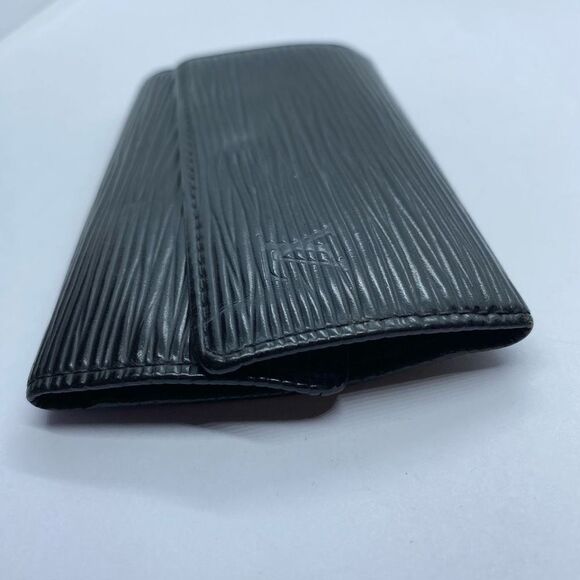 Authentic Louis Vuitton Vintage 2000 Black Epi Leather 6 Key Case - Picture 10 of 12
